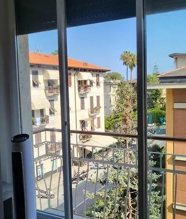 Daire Modern Flat In The Centre, *